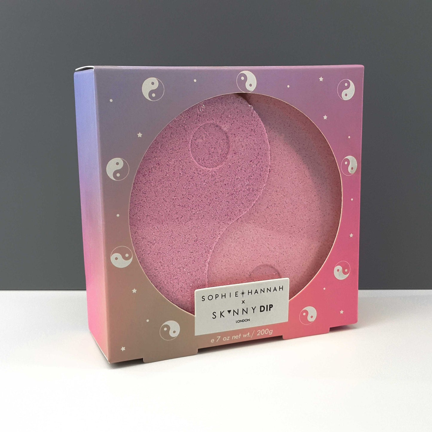 Skinnydip London Duo Yin Yang Bath Bombs3